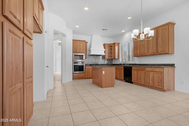 14376 W DESERT HILLS Drive, Surprise, AZ 85379