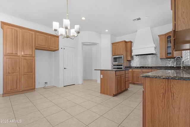 14376 W DESERT HILLS Drive, Surprise, AZ 85379