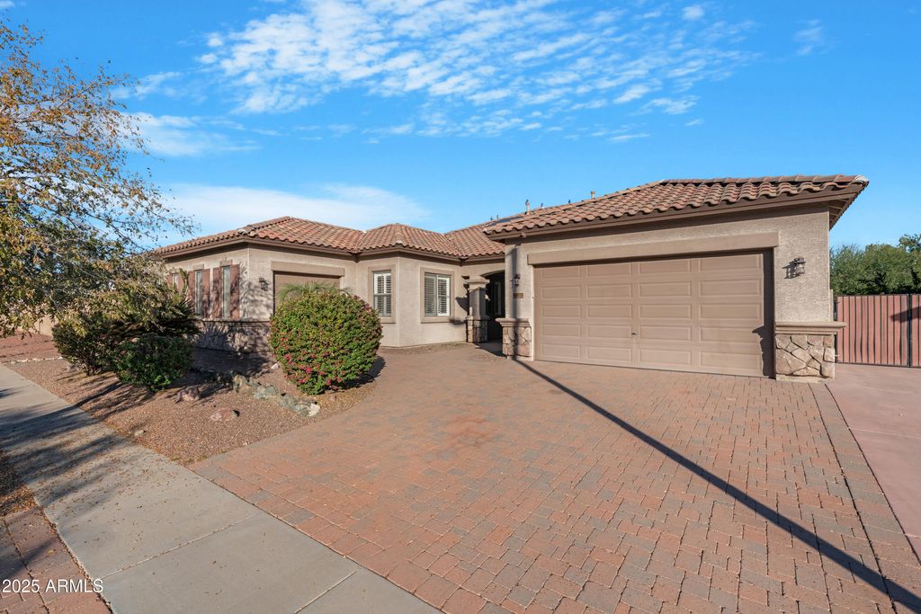 14376 W DESERT HILLS Drive, Surprise, AZ 85379