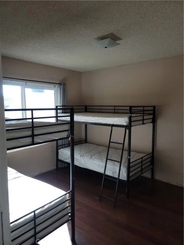 8600 Mason Avenue, Winnetka, CA 91306