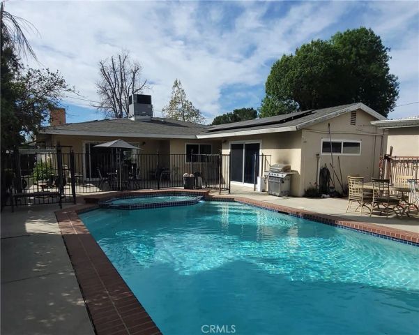 8600 Mason Avenue, Winnetka, CA 91306