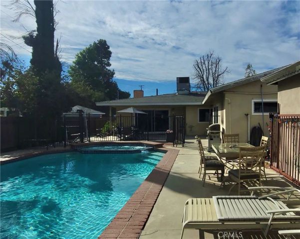 8600 Mason Avenue, Winnetka, CA 91306
