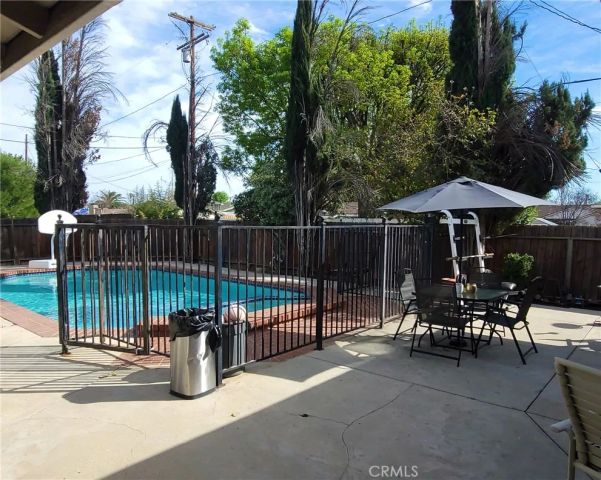 8600 Mason Avenue, Winnetka, CA 91306