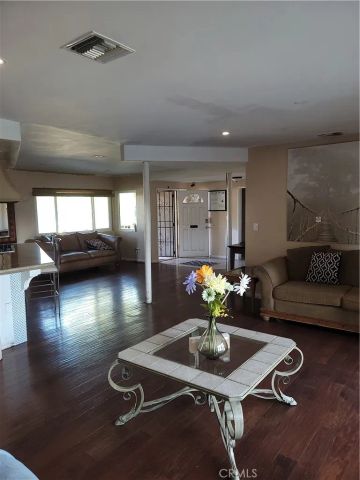 8600 Mason Avenue, Winnetka, CA 91306