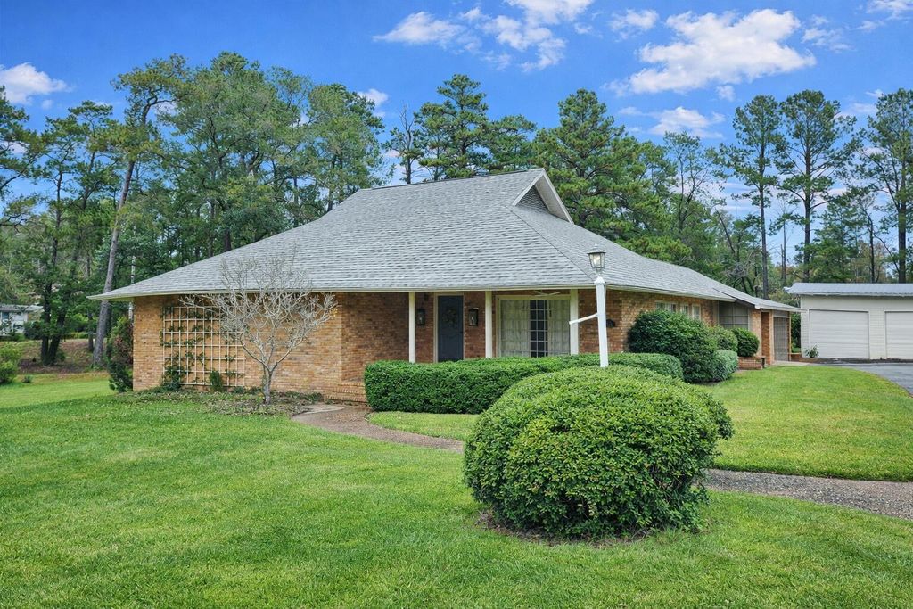 900 Nolan Trce, Leesville, LA 71446