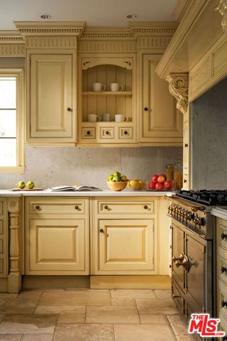 10950 Bellagio Road, Los Angeles, CA 90077