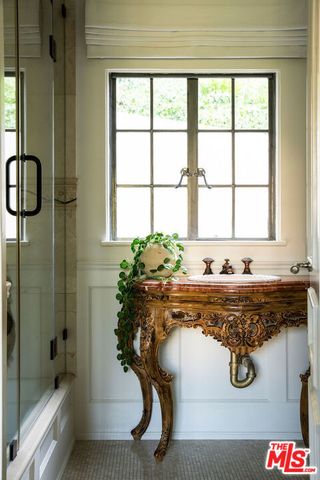 10950 Bellagio Road, Los Angeles, CA 90077