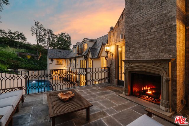 10950 Bellagio Road, Los Angeles, CA 90077