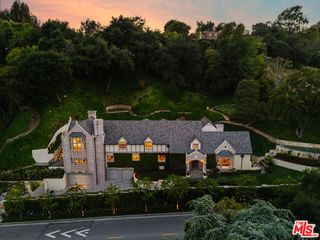 10950 Bellagio Road, Los Angeles, CA 90077