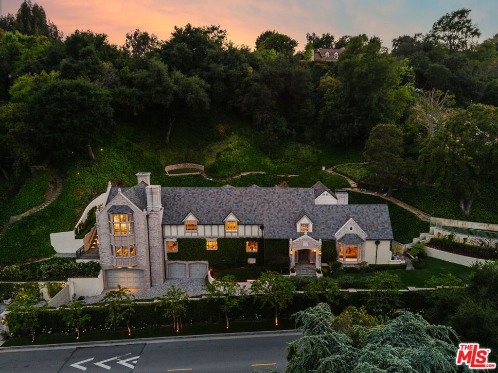 10950 Bellagio Road, Los Angeles, CA 90077