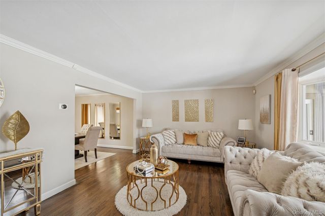 35 Saint Johns Place, West Babylon, NY 11704