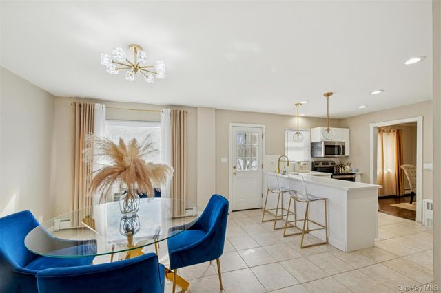 35 Saint Johns Place, West Babylon, NY 11704