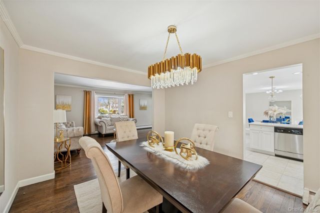 35 Saint Johns Place, West Babylon, NY 11704