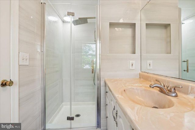 11119 LAMPLIGHTER LN, Potomac, MD 20854