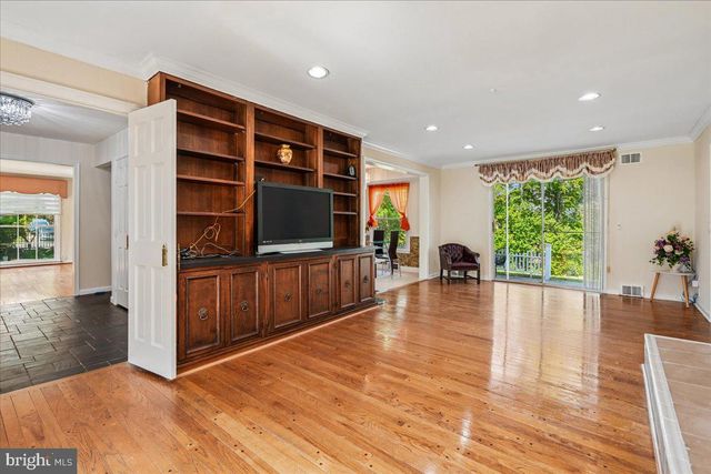 11119 LAMPLIGHTER LN, Potomac, MD 20854