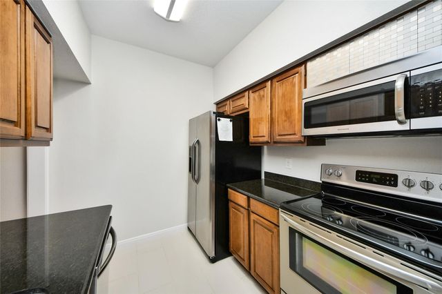 2400 N Braeswood Boulevard 324, Houston, TX 77030