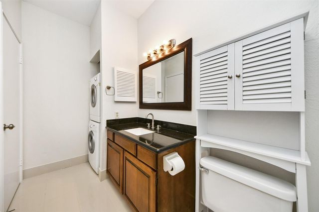 2400 N Braeswood Boulevard 324, Houston, TX 77030