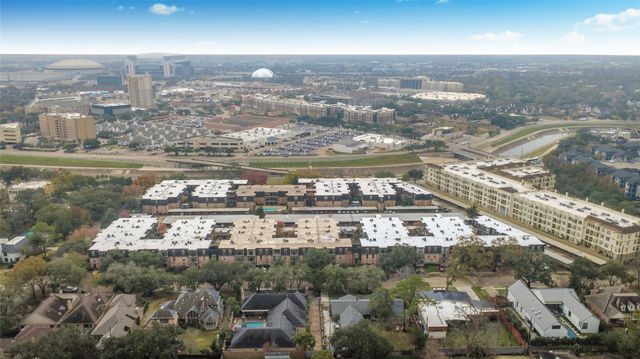 2400 N Braeswood Boulevard 324, Houston, TX 77030