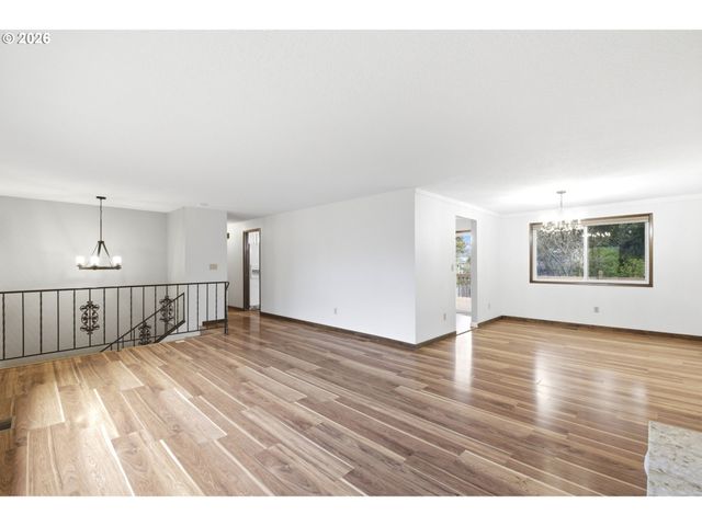 16420 CHESSINGTON Ct, Gladstone, OR 97027