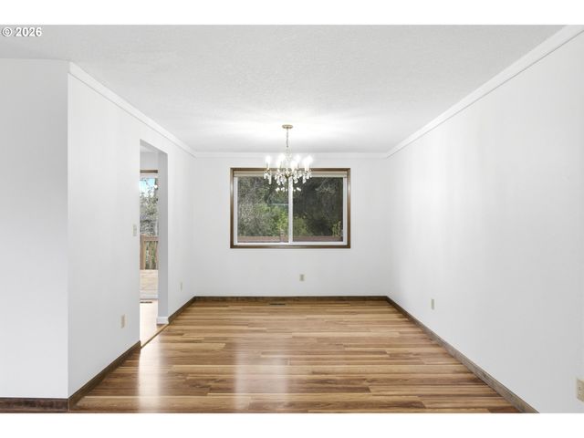 16420 CHESSINGTON Ct, Gladstone, OR 97027