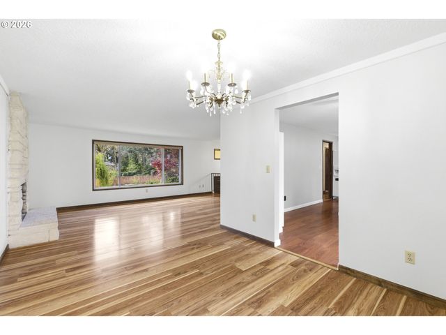 16420 CHESSINGTON Ct, Gladstone, OR 97027