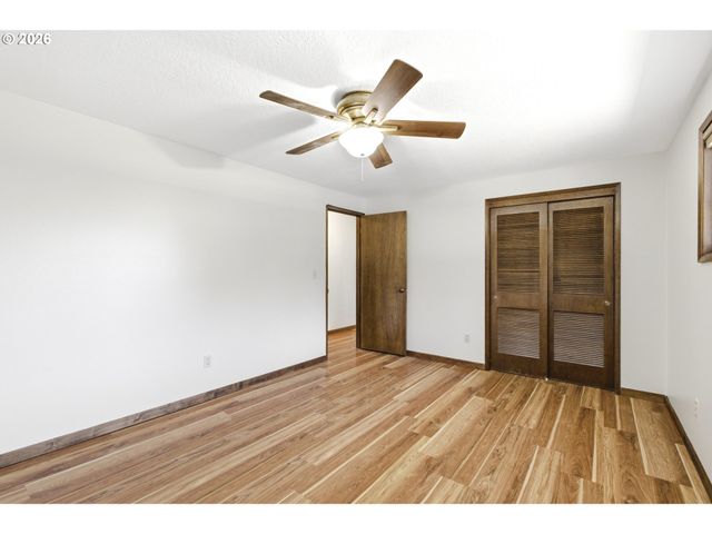 16420 CHESSINGTON Ct, Gladstone, OR 97027