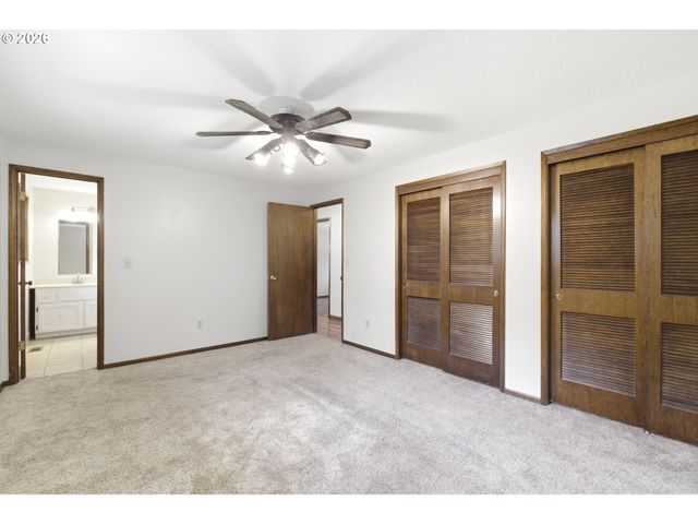 16420 CHESSINGTON Ct, Gladstone, OR 97027