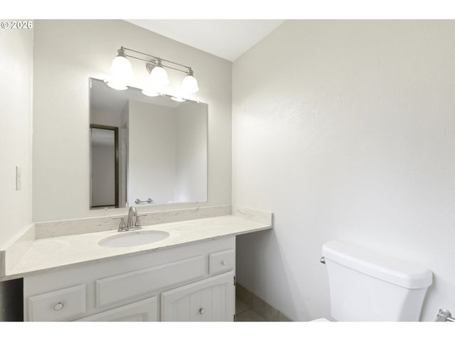 16420 CHESSINGTON Ct, Gladstone, OR 97027