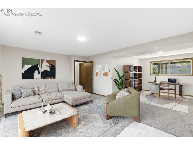 16420 CHESSINGTON Ct, Gladstone, OR 97027