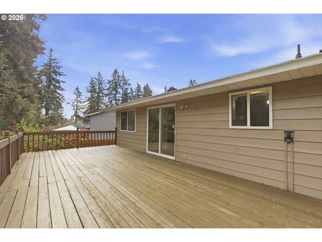 16420 CHESSINGTON Ct, Gladstone, OR 97027