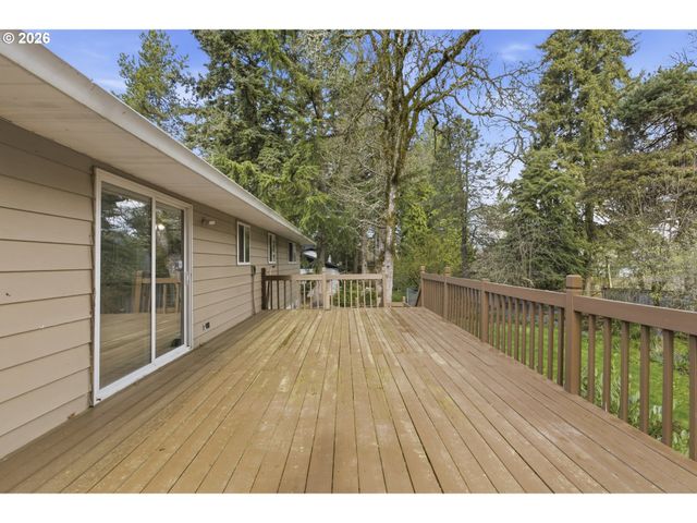 16420 CHESSINGTON Ct, Gladstone, OR 97027