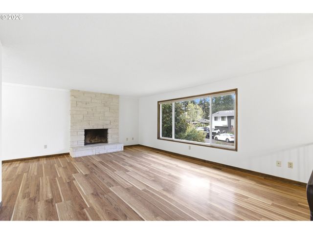 16420 CHESSINGTON Ct, Gladstone, OR 97027