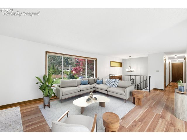 16420 CHESSINGTON Ct, Gladstone, OR 97027