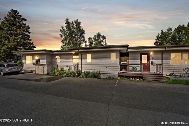 1015 Beech Lane, #5, Anchorage, AK 99501