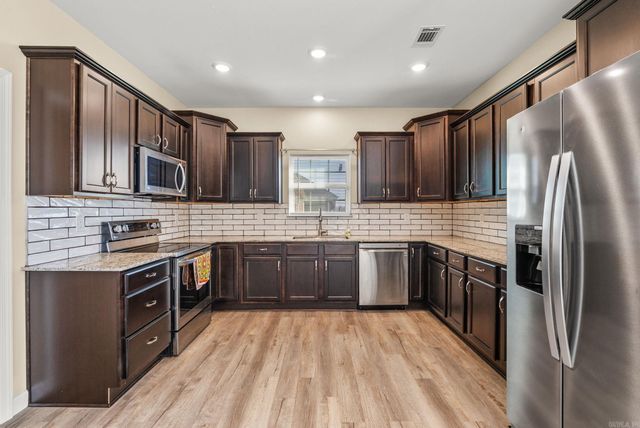 14 Clover Ridge Drive, Vilonia, AR 72173