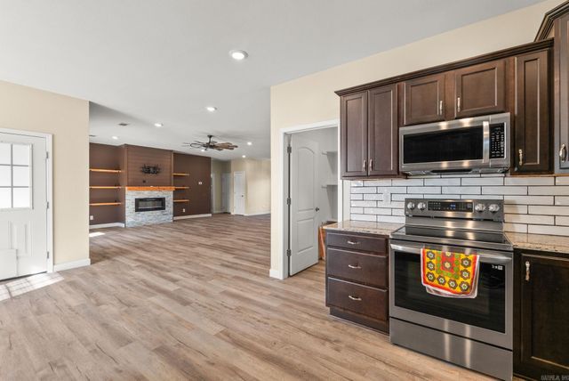 14 Clover Ridge Drive, Vilonia, AR 72173