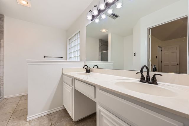 2204 Savannah Drive, Mansfield, TX 76063