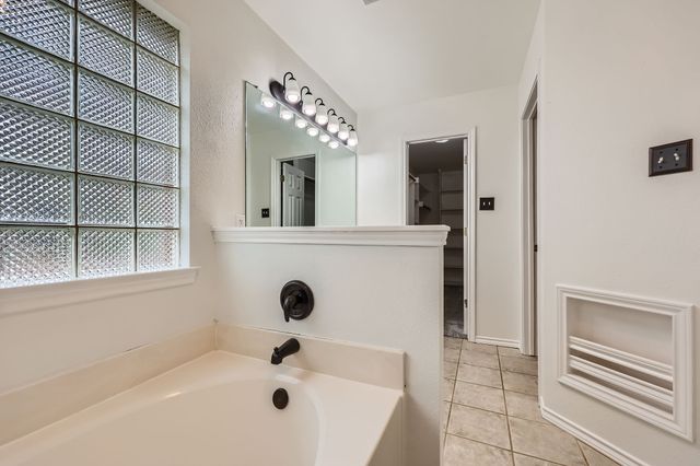 2204 Savannah Drive, Mansfield, TX 76063