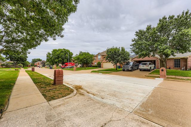 2204 Savannah Drive, Mansfield, TX 76063