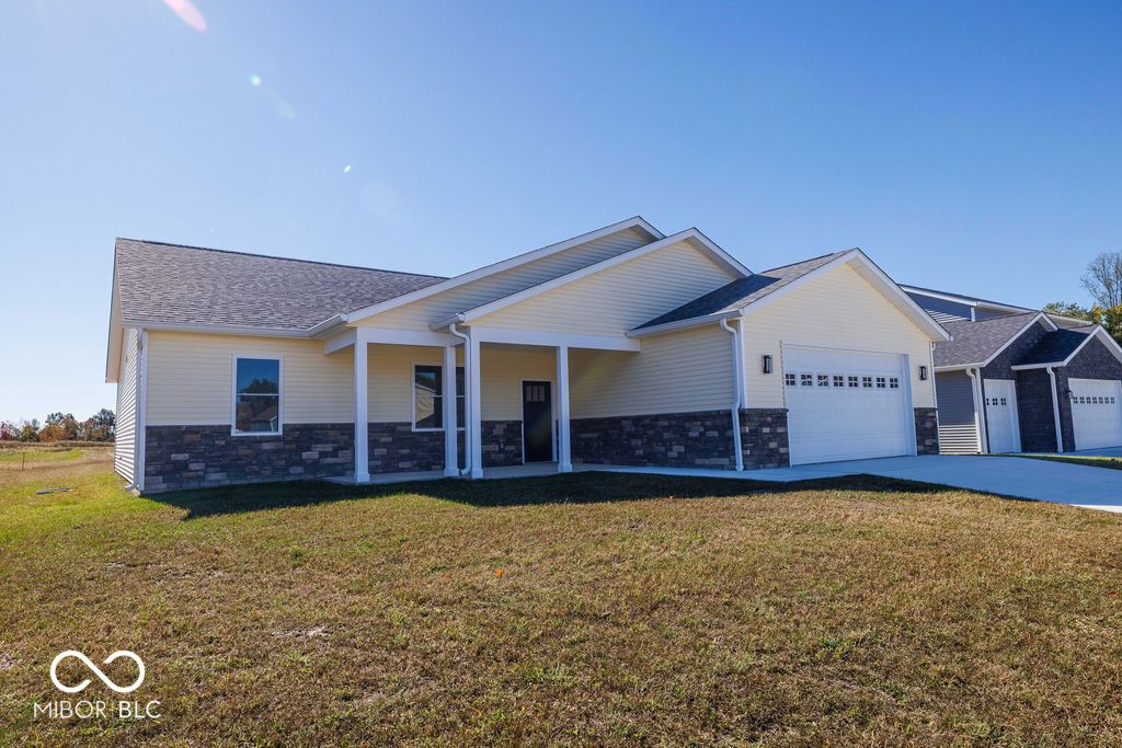 104 Pin Oak Road, Spencer, IN 47460