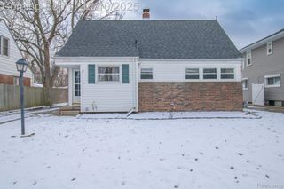 20000 Lancaster Street, Harper Woods, MI 48225