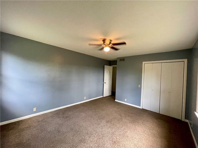 601 Parrott Drive, Huntsville, AR 72740