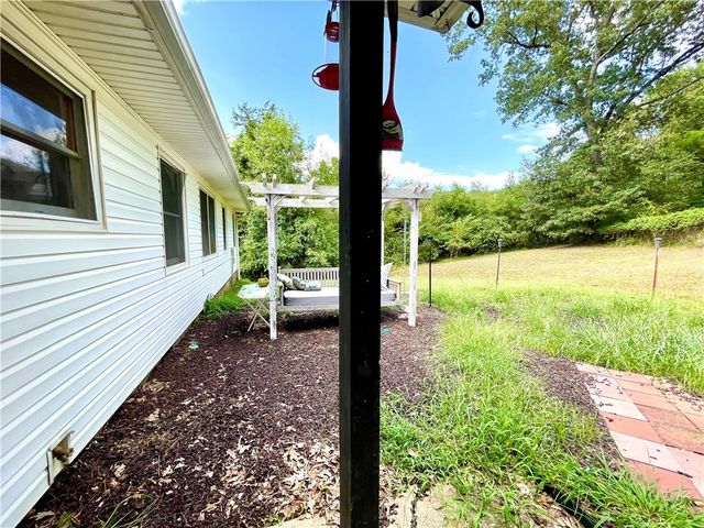 601 Parrott Drive, Huntsville, AR 72740