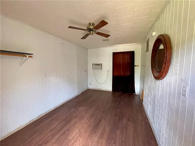 601 Parrott Drive, Huntsville, AR 72740