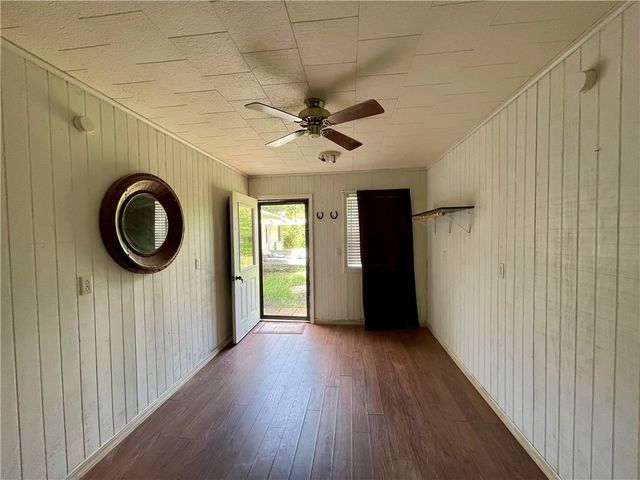 601 Parrott Drive, Huntsville, AR 72740