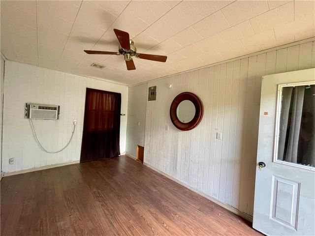 601 Parrott Drive, Huntsville, AR 72740