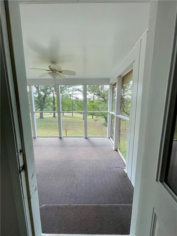 601 Parrott Drive, Huntsville, AR 72740