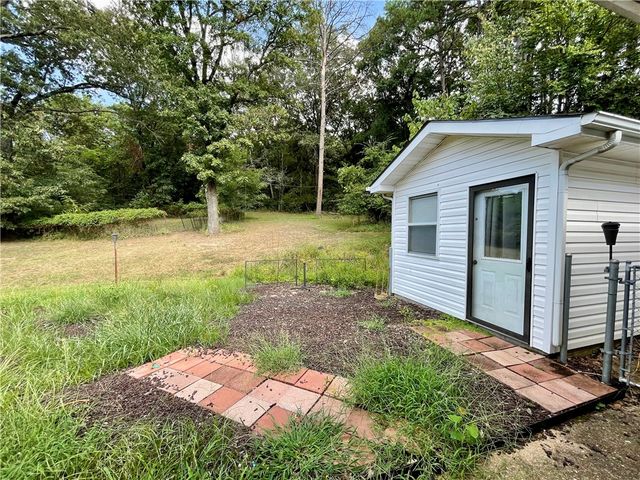 601 Parrott Drive, Huntsville, AR 72740