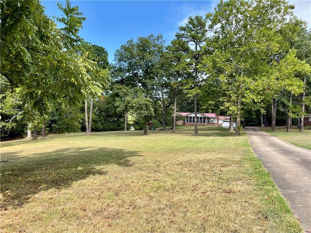 601 Parrott Drive, Huntsville, AR 72740