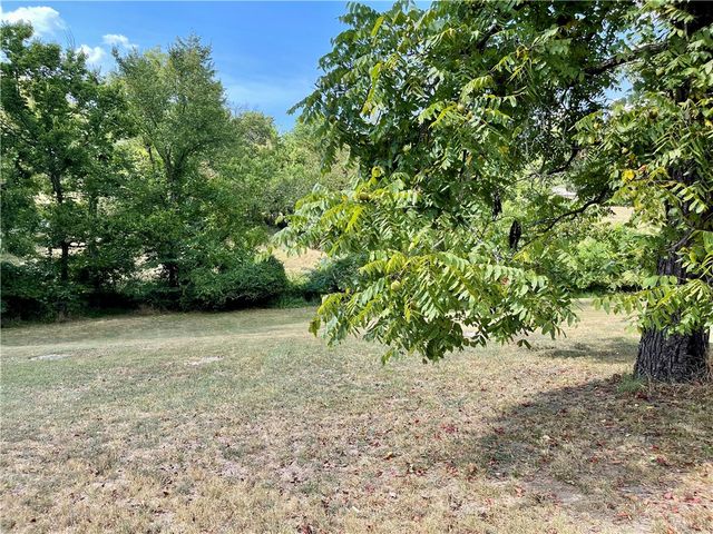 601 Parrott Drive, Huntsville, AR 72740